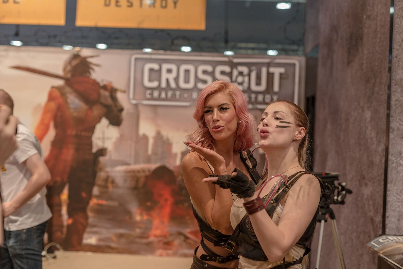Crossout и War Thunder на Gamescom 2016